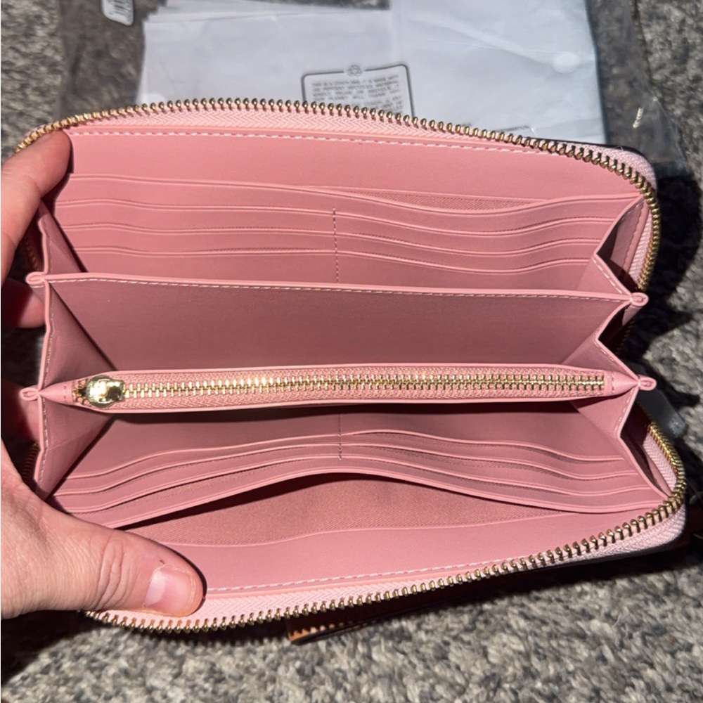 Coach Pink Signature Zip Wallet Powder Pink - Picture 2 of 4